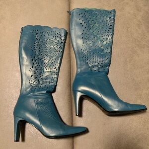 Bellini Womens Blue Unique Leather with Design Cuts Healed Boots Size 7M
